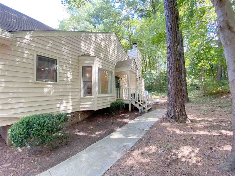 6559 Hearthstone Dr, Raleigh, NC 27615