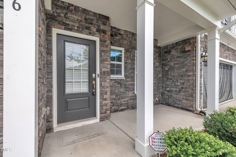 656 Barneswyck Dr, Fuquay Varina, NC 27526