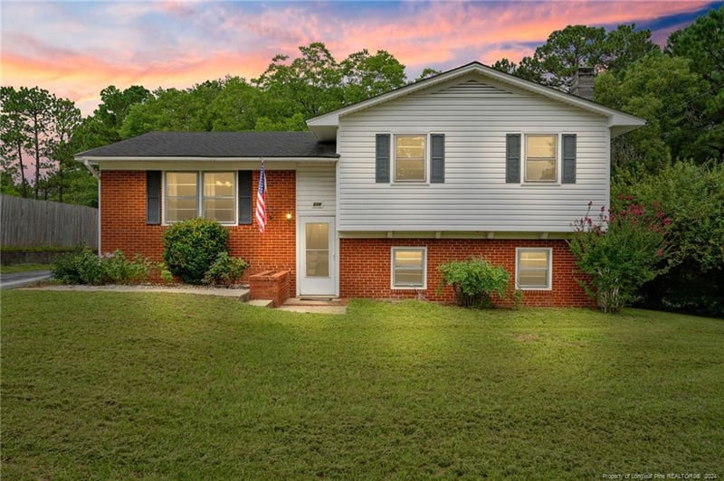 656 Woodburn Dr, Fayetteville, NC 28311