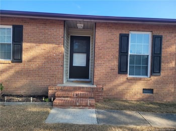 6560 Honeysuckle Dr, Fayetteville, NC 28304