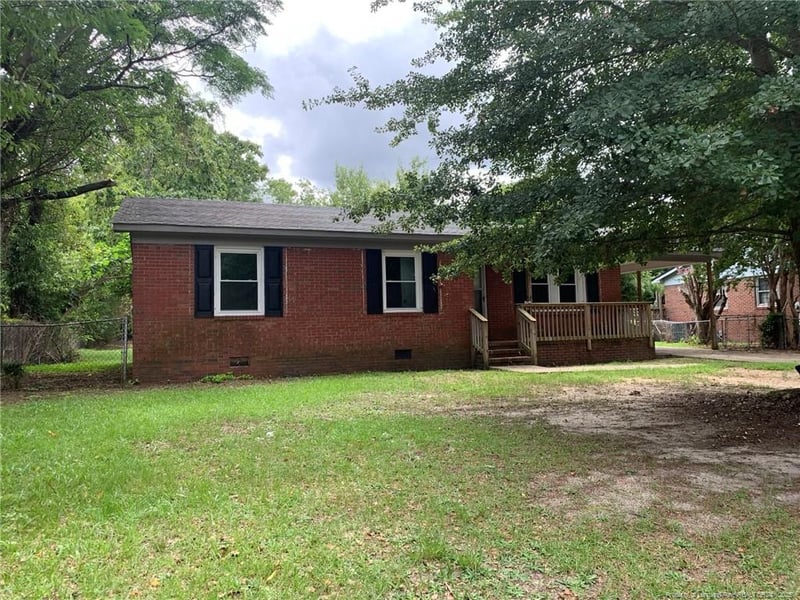 6561 Stillwater Dr, Fayetteville, NC 28304