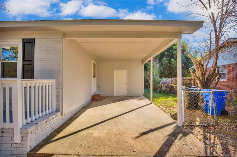 6561 Stillwater Dr, Fayetteville, NC 28304