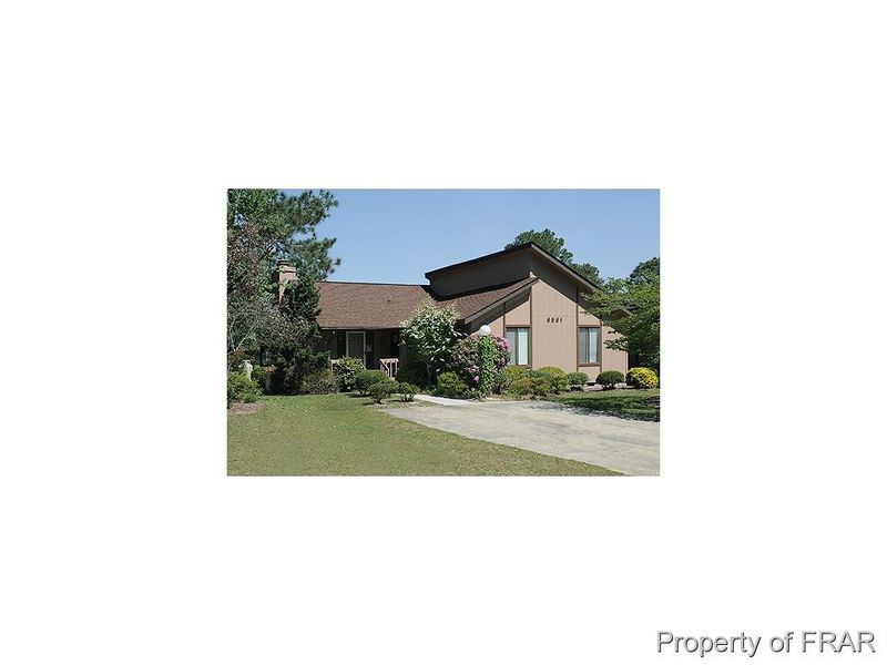 6561 Surrey Rd, Fayetteville, NC 28306
