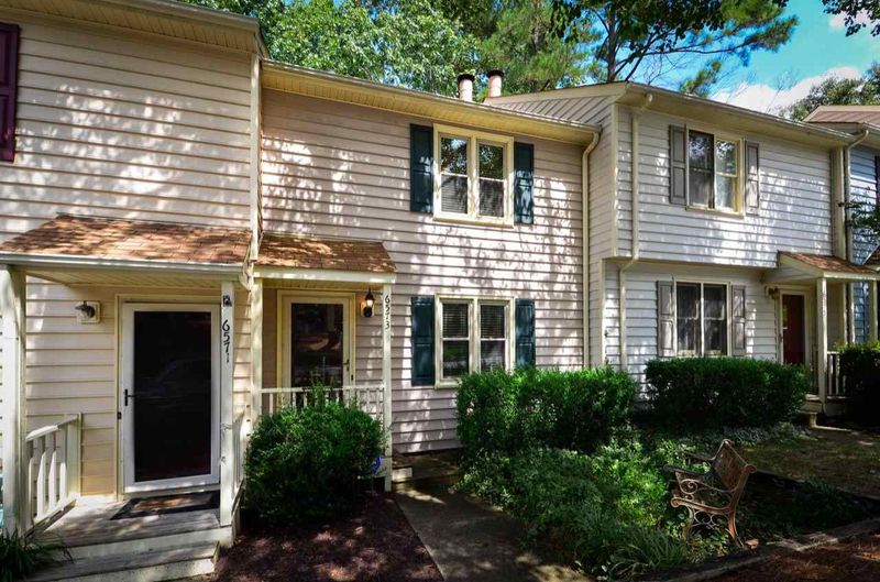 6573 English Oaks Dr, Raleigh, NC 27615