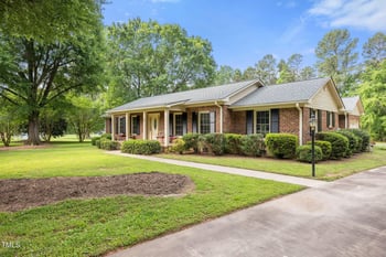 658 Hiawatha Pl, Burlington, NC 27217