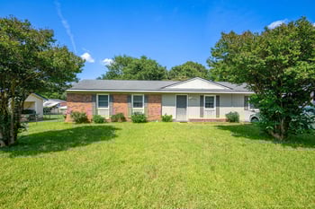 6582 Vineyard Dr, Fayetteville, NC 28304