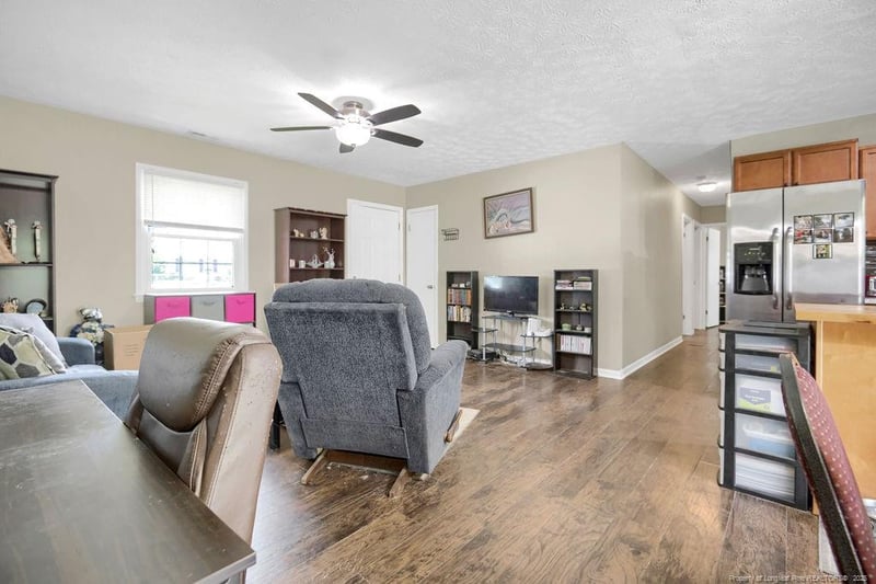 6582 Vineyard Dr, Fayetteville, NC 28304