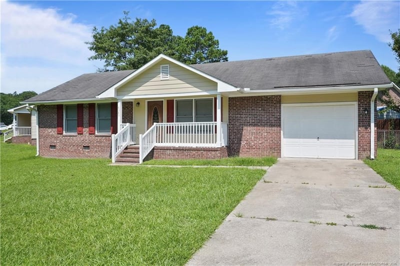 6585 Applewhite Rd, Fayetteville, NC 28304
