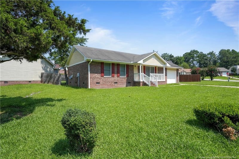 6585 Applewhite Rd, Fayetteville, NC 28304