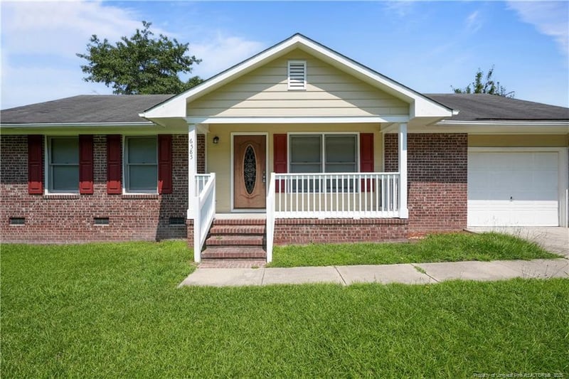 6585 Applewhite Rd, Fayetteville, NC 28304