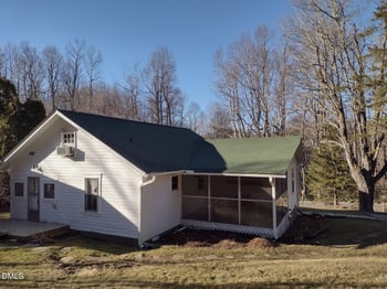 659 Chestnut Grove Rd, Spruce Pine, NC 28777