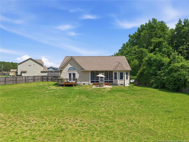 6590 Colepark Dr, Hope Mills, NC 28348