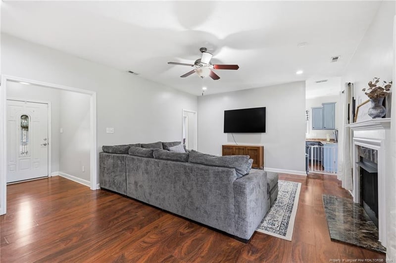 6590 Colepark Dr, Hope Mills, NC 28348