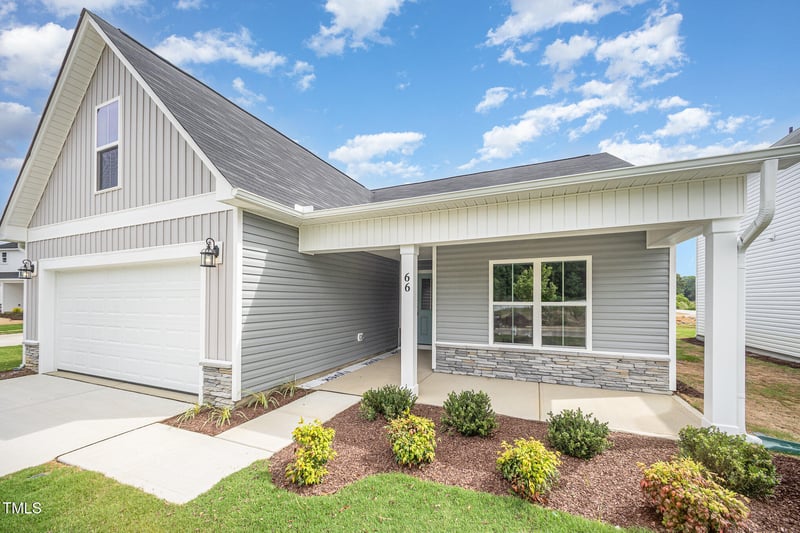 66 Emily Gardens Dr, Selma, NC 27576