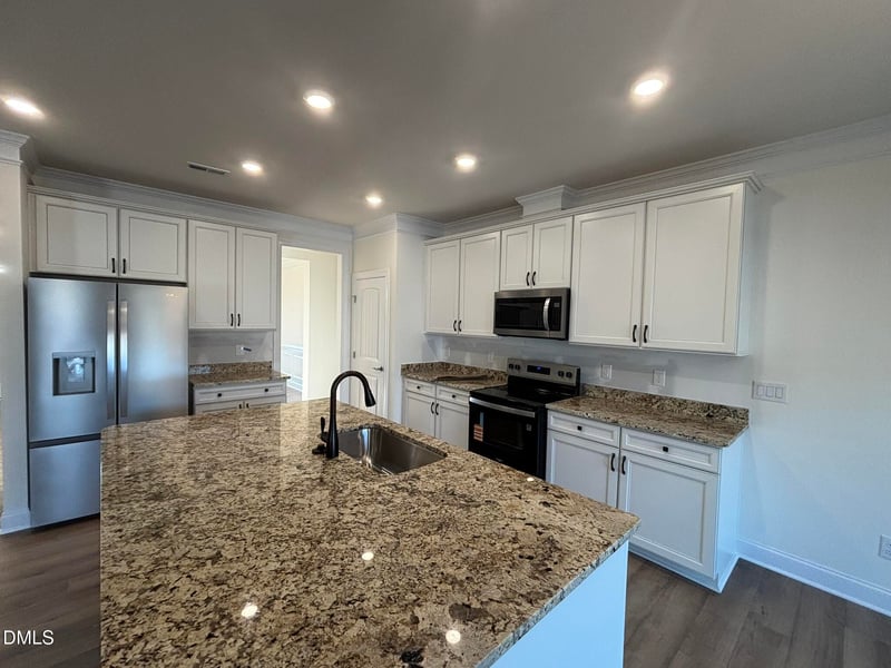 66 Flannel Ct, Benson, NC 27504