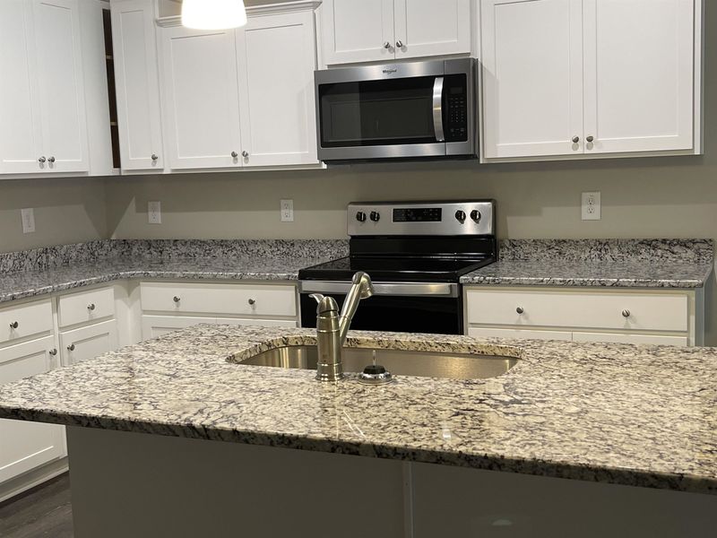 66 Harper Ave, Four Oaks, NC 27524