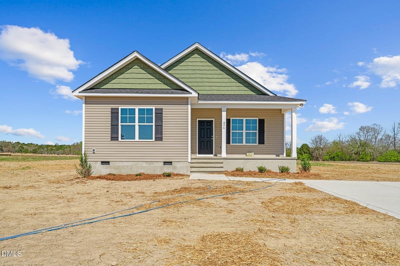 66 Ravenwind Ln, Lillington, NC 27546
