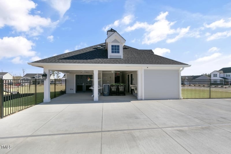 66 Renshaw Dr, Fuquay Varina, NC 27526