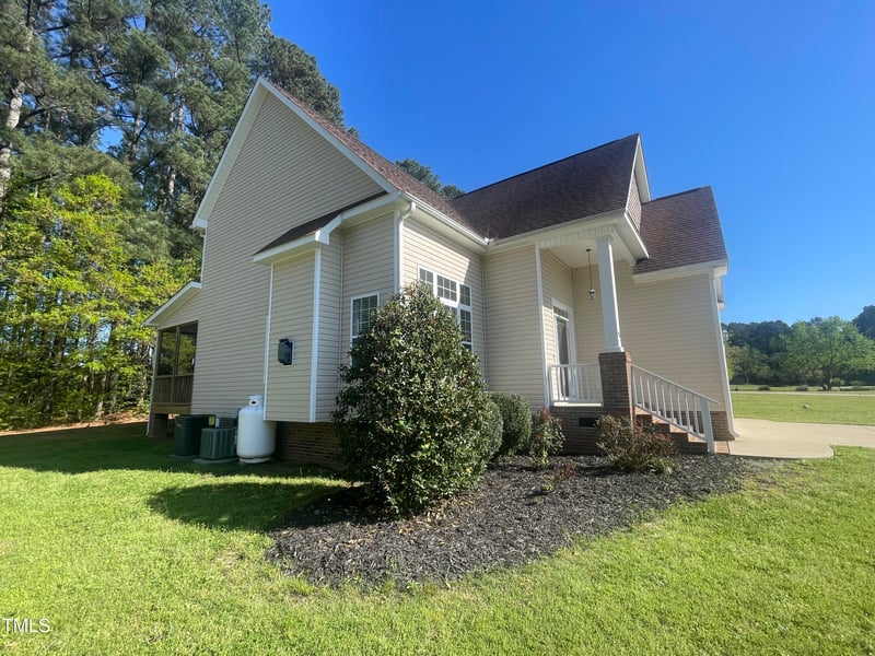 66 Saddle Ln, Lillington, NC 27546