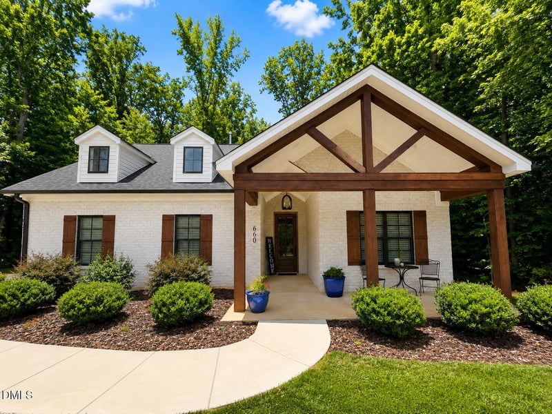 660 Corregidor St, Mebane, NC 27302