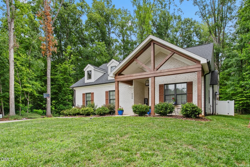 660 Corregidor St, Mebane, NC 27302