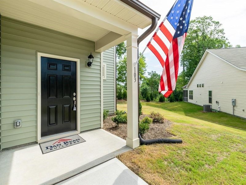 660 Heartpine Dr, Mebane, NC 27302