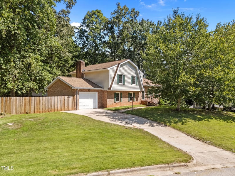 6600 Coach Light Cir, Raleigh, NC 27613