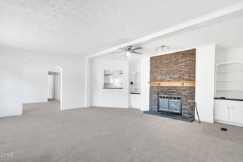 6601 Clearwater Dr, Oxford, NC 27565