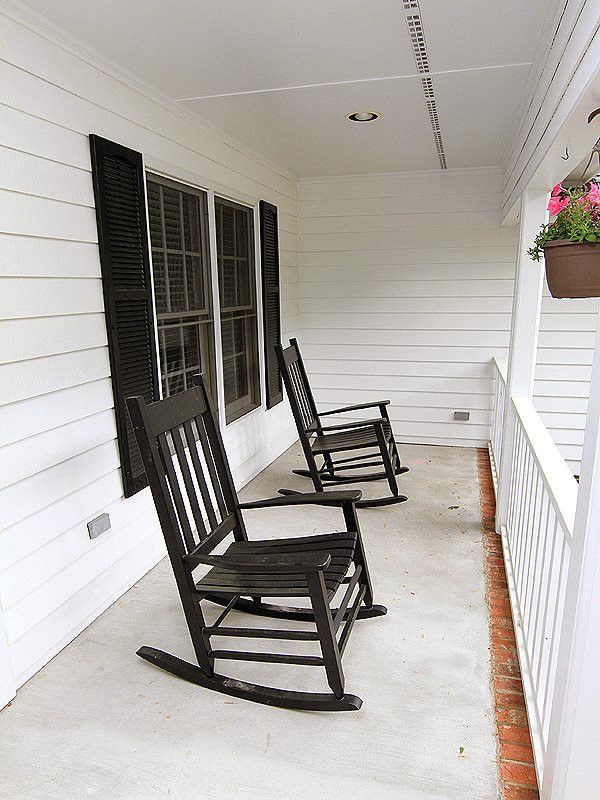 6601 Glen Forest Dr, Chapel Hill, NC 27517