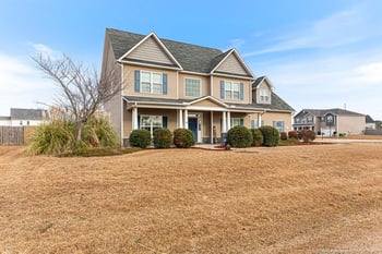 6602 Planters Row Dr, Hope Mills, NC 28348