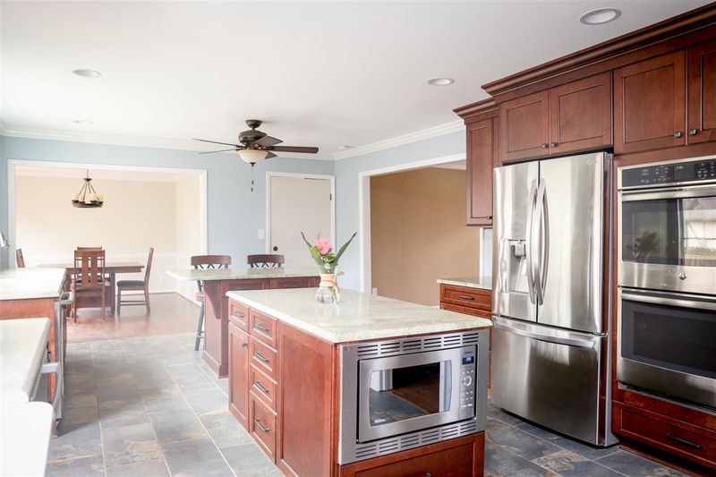 6604 Secret Dr, Raleigh, NC 27612