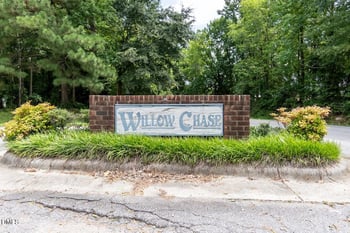 6604 Willow Chase Dr, Willow Springs, NC 27592
