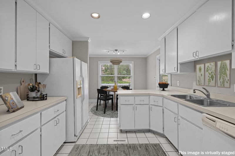 6605 Huntingridge Rd, Chapel Hill, NC 27517