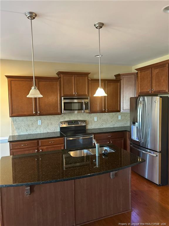 6605 Stillwood Dr, Hope Mills, NC 28348