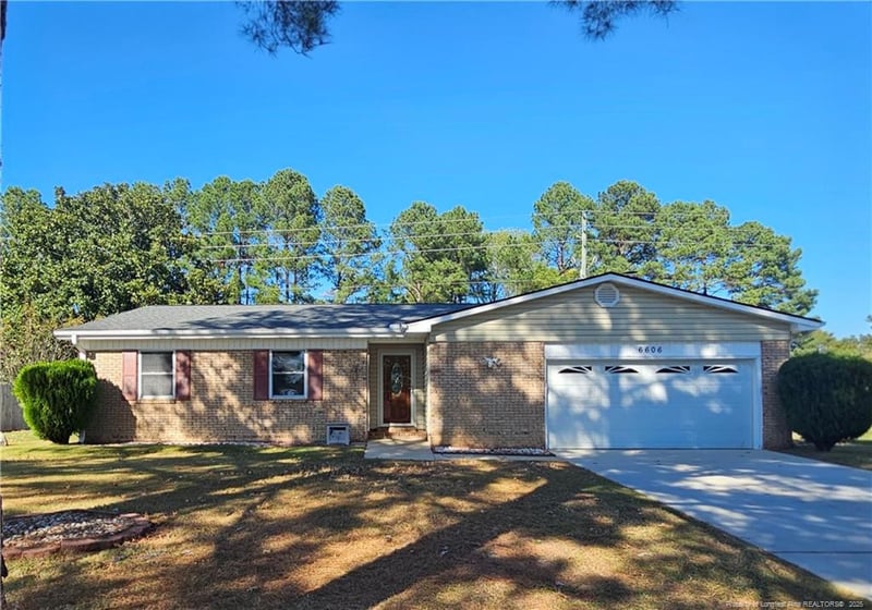 6606 Grist Mill Rd, Fayetteville, NC 28314