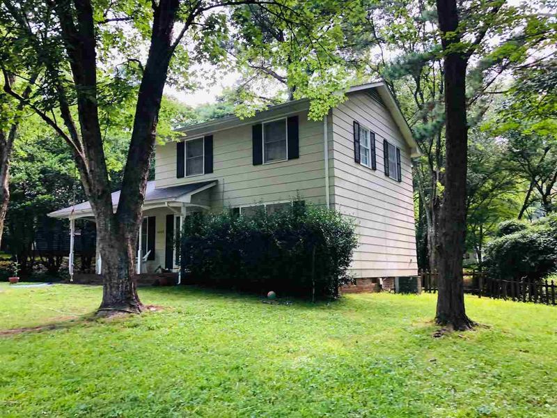 6608 Lynndale Dr, Raleigh, NC 27612