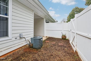 661 Boone Station Dr, Burlington, NC 27215