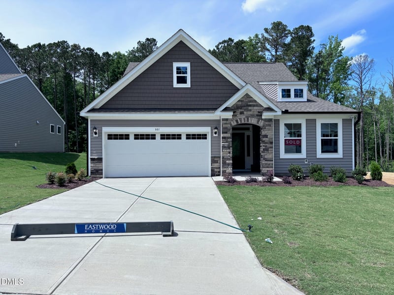 661 Highview Dr, Benson, NC 27504