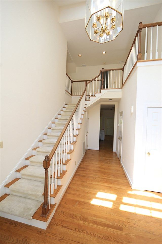 6610 Glen Forest Dr, Chapel Hill, NC 27517