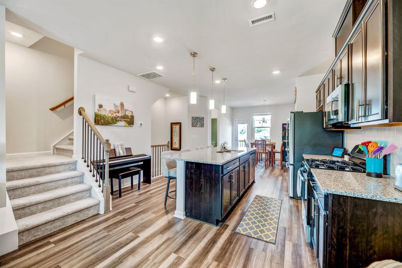 6610 Perry Creek Rd, Raleigh, NC 27616