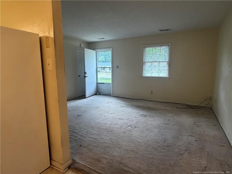 6612 Amanda Cir, Fayetteville, NC 28304