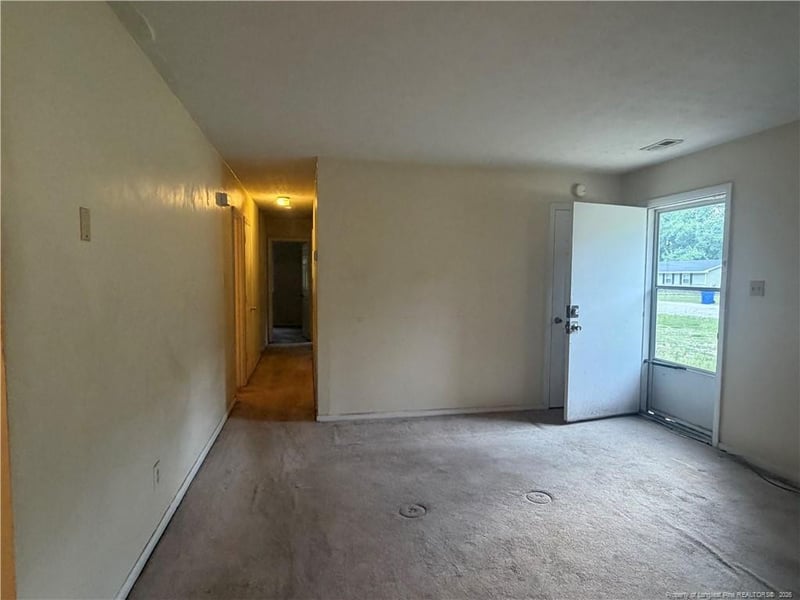 6612 Amanda Cir, Fayetteville, NC 28304