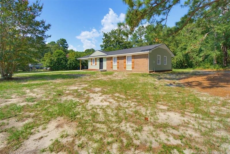 6612 Amanda Cir, Fayetteville, NC 28304