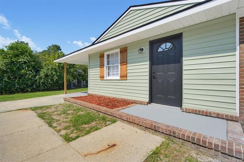 6612 Amanda Cir, Fayetteville, NC 28304