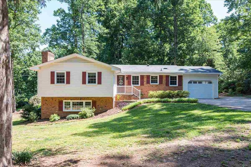 6612 Clinton Pl, Raleigh, NC 27607