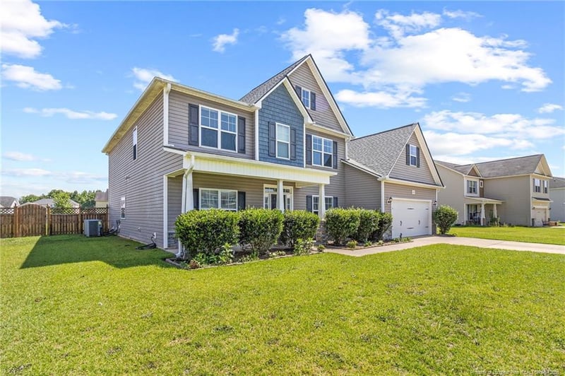 6613 Planters Row Dr, Hope Mills, NC 28348