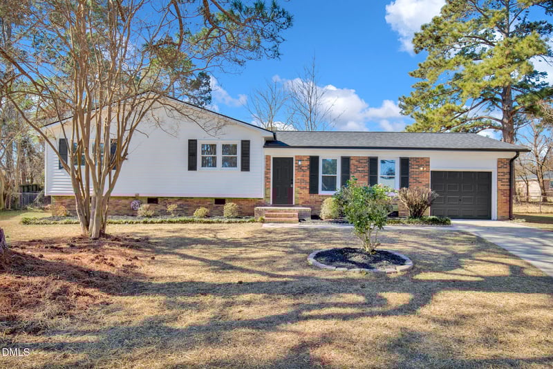 6613 Wesleyan Ct, Fayetteville, NC 28311