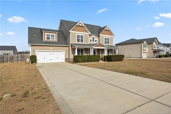 6614 Planters Row Dr, Hope Mills, NC 28348
