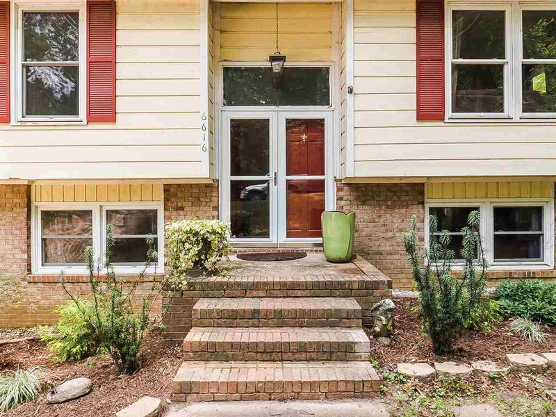 6616 Glendower Rd, Raleigh, NC 27613