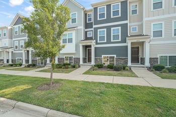 6618 Perry Creek Rd, Raleigh, NC 27616